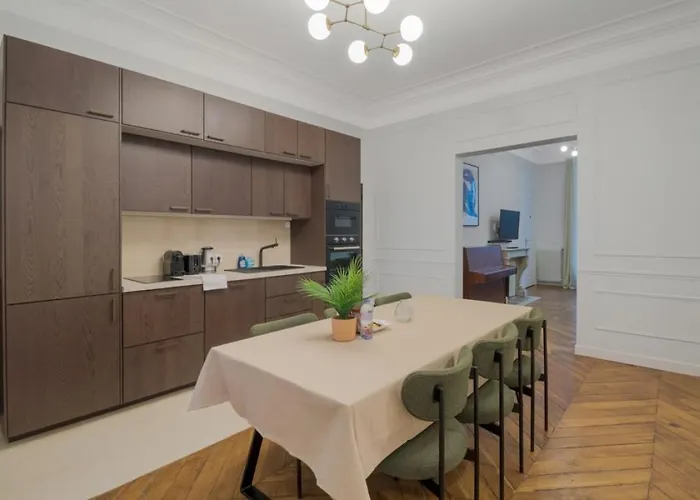 Mobility Lease - La Fayette - 8 People アパート